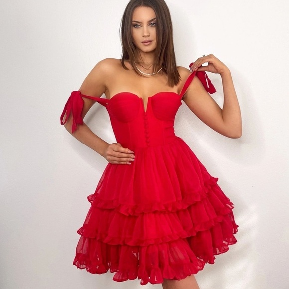ADEIRLINA sweetheart neckline true red dress. - Picture 1 of 17